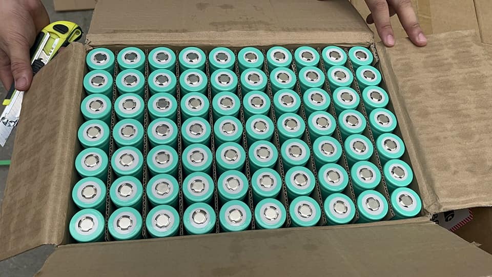 Pin Lithium sử dụng cho đèn cảnh báo chớp vàng năng lượng mặt trời